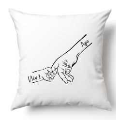 Gyermek kezek nevekkel - párnahuzat